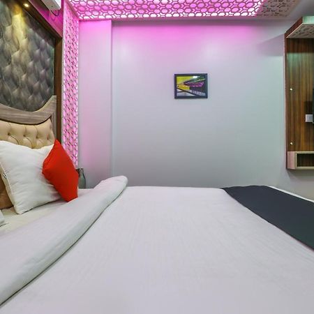 Oyo 14472 Brahmaputra Guest House グワーハーティー エクステリア 写真