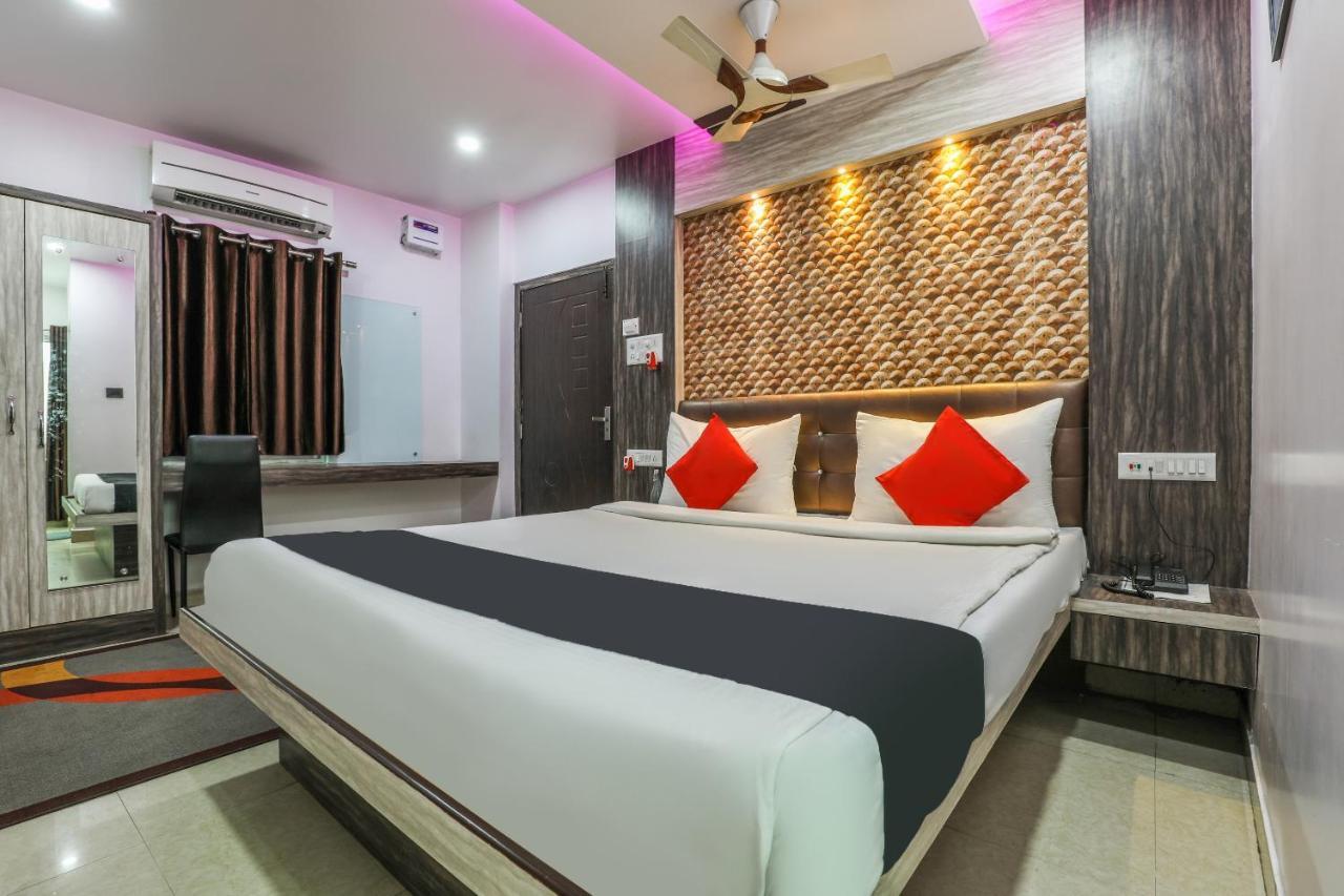 Oyo 14472 Brahmaputra Guest House グワーハーティー エクステリア 写真