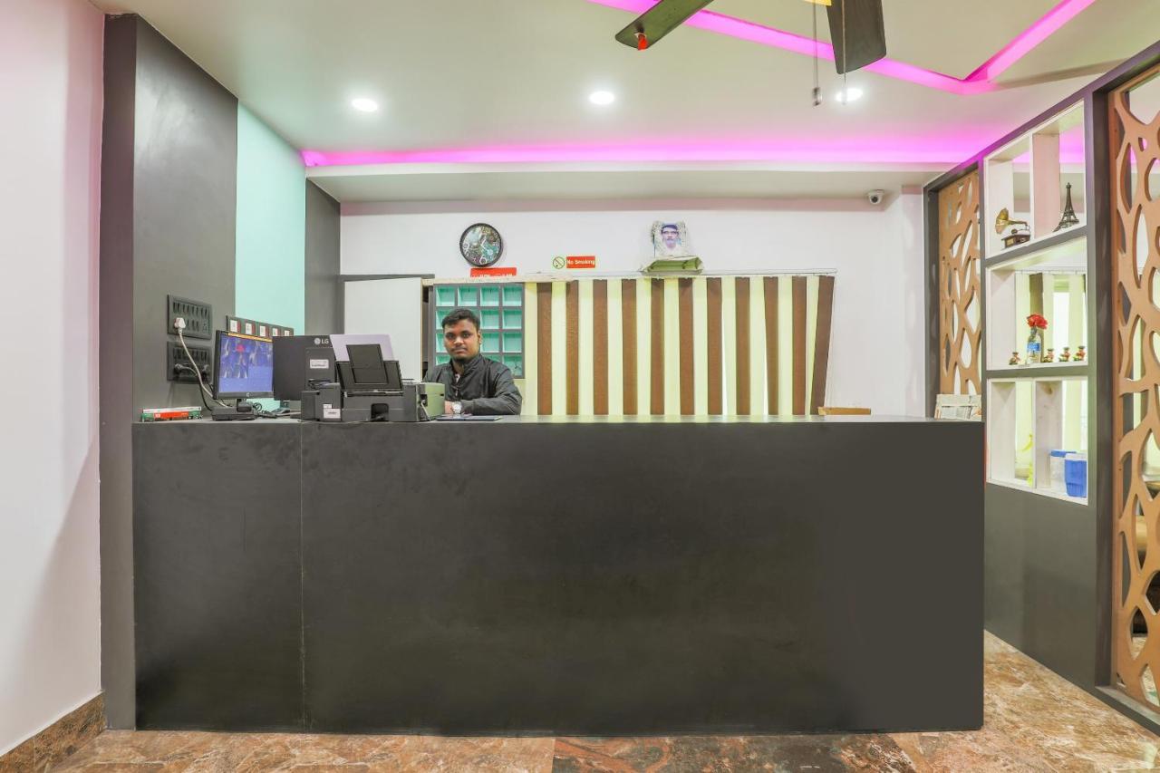 Oyo 14472 Brahmaputra Guest House グワーハーティー エクステリア 写真