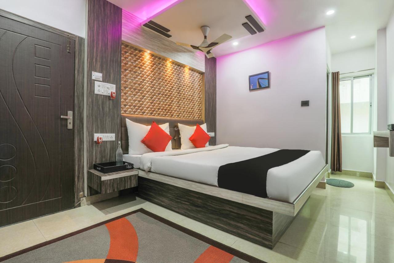 Oyo 14472 Brahmaputra Guest House グワーハーティー エクステリア 写真